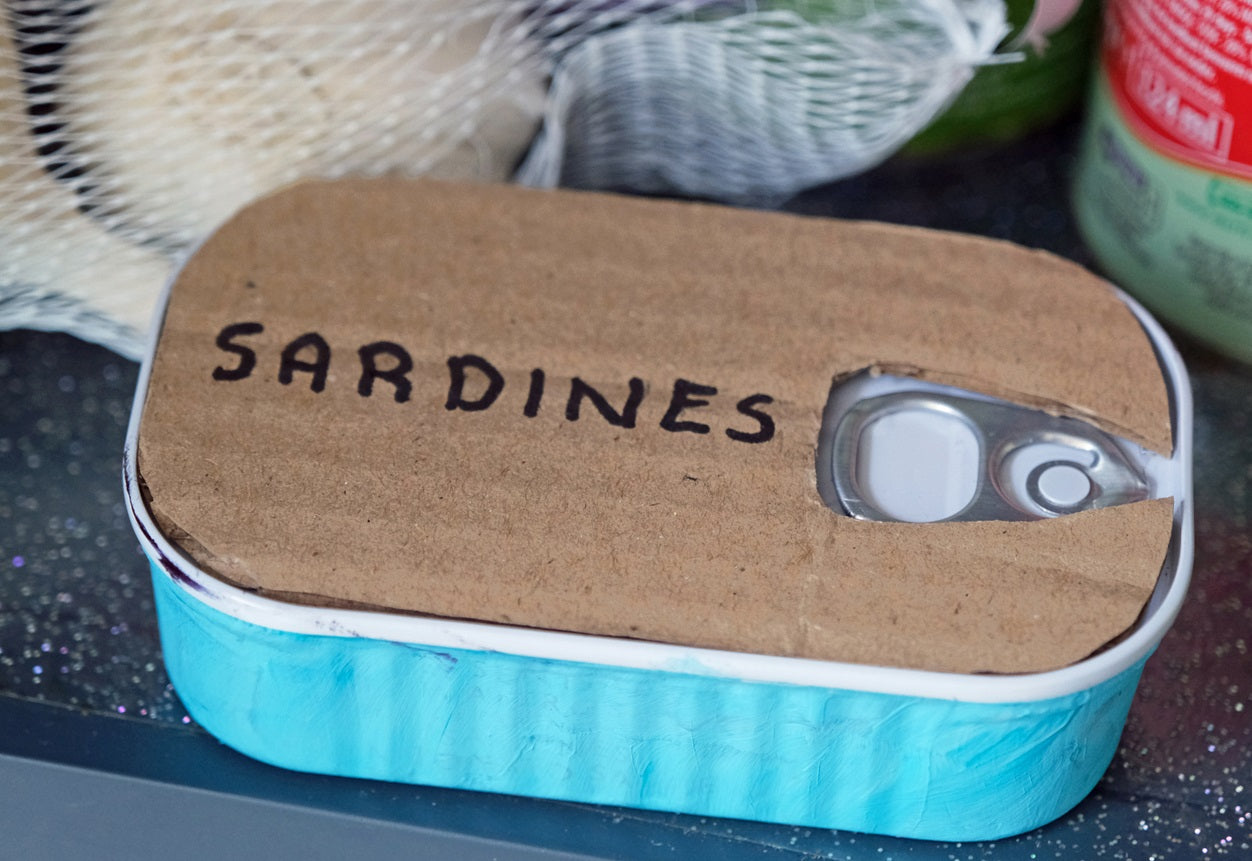 Tinned sardines as long shelf life food for a 72-hour emergency kit